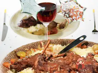 Кролик у червоному вині