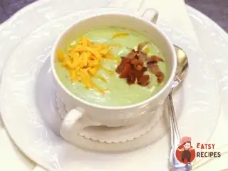 Вершковий суп-пюре зі шкварками