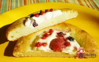 Сирники З Сирною Начинкою Та Ягодами