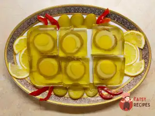 Заливна з яловичини з яйцем