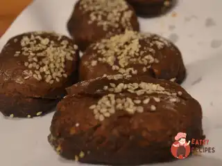 Бананові булки з керобом та кунжутом