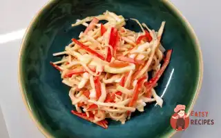 Салат коул-слоу з кольрабі та солодким перцем