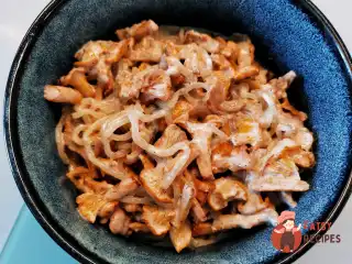 Спагетті ширатаки з лисичками