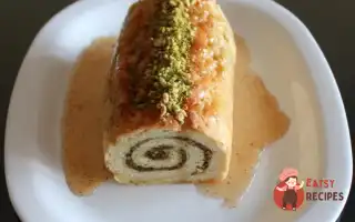 Рулет З Горіховою Начинкою, Корицею Та Медовим Сиропом.