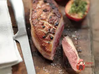 Смажені качині грудки з ялівцем