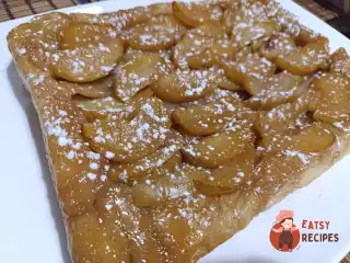 Перевернутий пиріг з яблуками та корицею