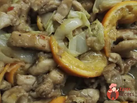 Свинина з мандаринами та соусом чилі