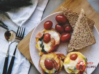 Сніданок з шинкою та сиром
