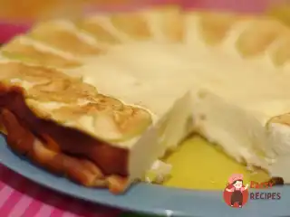 Сирно-яблучна запіканка з корицею