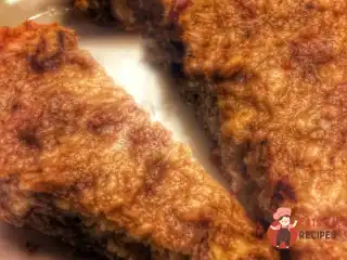 Бананово-яблучний пиріг з горіхами та родзинками