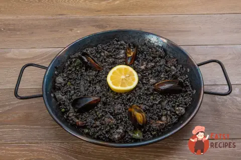 Чорний рис з морепродуктами