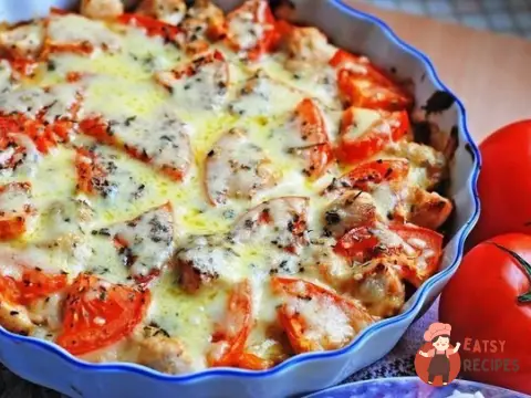 Куряче філе запечене з овочами та сиром