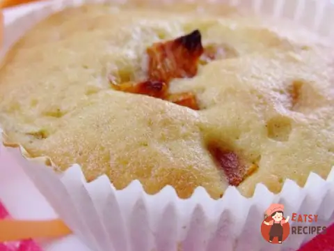 Персикові мафіни з горіхами