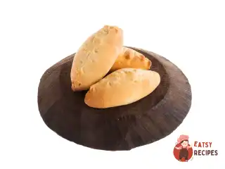 Тістечка з цибулею та яйцем