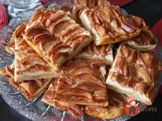 Яблучний пиріг з сиром