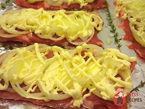 М'ясо по-французьки з грибами