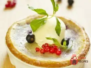 Млинці зі свіжими ягодами по-датськи (Dutch Baby)