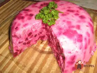 Мус із оселедця та буряків