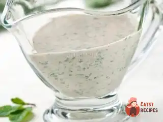 Соус з майонезом, зеленню та часником