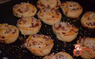 Шари З Сиром Та Ковбасою В Духовці