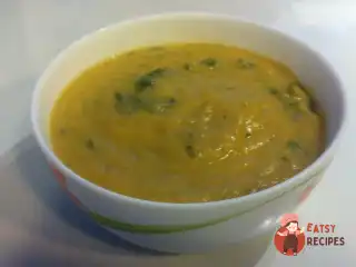 Суп-пюре з імбиром, селера та кокосовим молоком