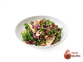 Пісний салат із полби з яблуком і червоною капустою