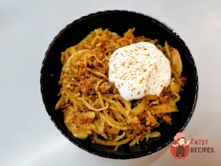 Солянка з грецьким йогуртом