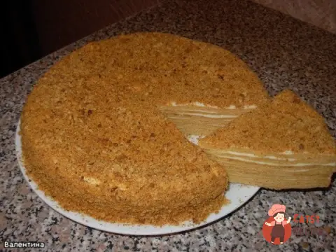 Медовий торт з арахісом