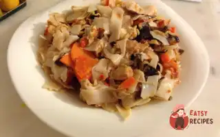 Рисова Локшина З Куркою Та Деревними Грибами