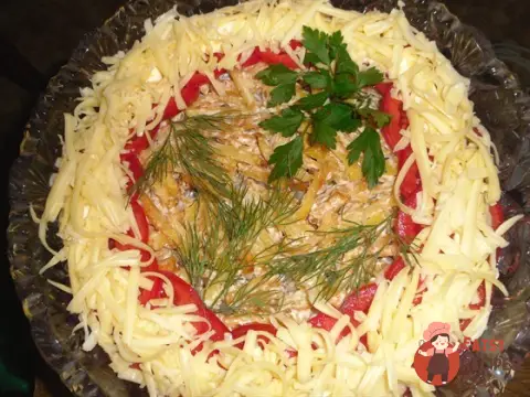 Листковий салат з м'ясом та овочами