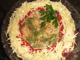 Листковий салат з м'ясом та овочами