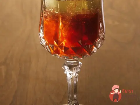 Коктейль "Кір-рояль" (Kir Royal)