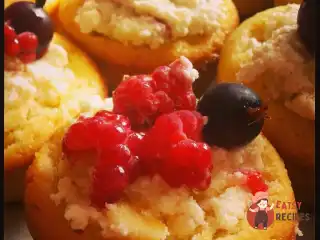 Сирні кекси з ягодами