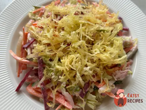 Овочевий салат з куркою та картоплею пай