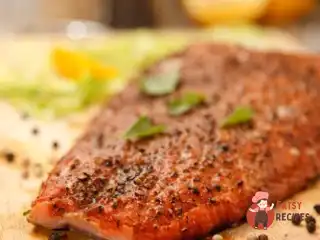 Лосось на грилі в кленовому сиропі та апельсиновому соку