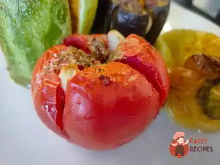 Помідори з часником у духовці