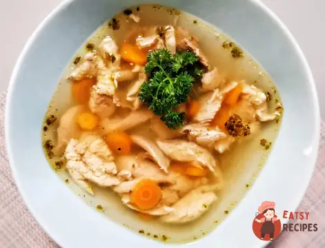 Легкий курячий бульйон із майораном