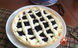 Відкритий Пиріг З Чорною Смородиною