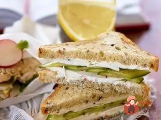 Сендвіч з куркою та редисом