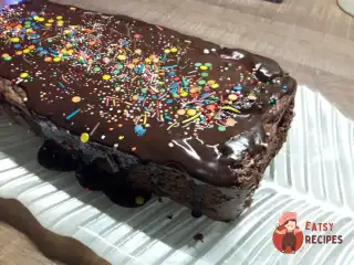 Низькокалорійний шоколадний кекс із вишнею