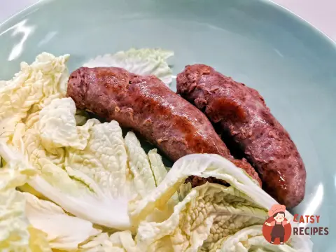 Домашні ковбаски із салом