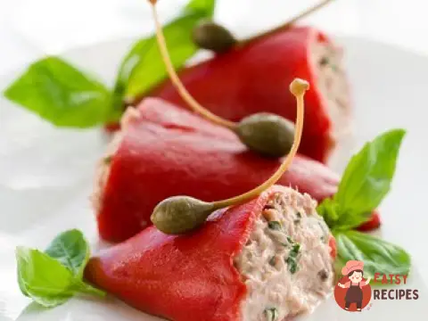 Перці, фаршировані тунцем та каперсами