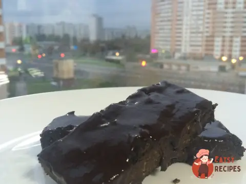 Дієтичний шоколадний брауні без борошна, цукру та жиру