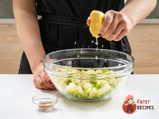 Крок 3: Пишна шарлотка