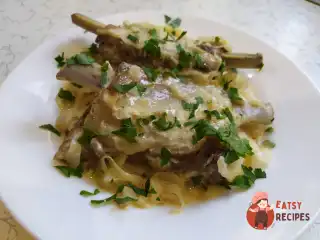 Яловичі ребра в сметані