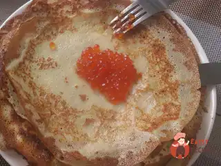 Тонкі мереживі дріжджові млинці