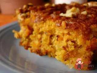 Манна запіканка з грецькими горішками та родзинками