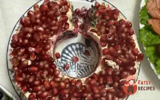 Салат «Гранатова підкова» (за мотивами салату «Гранатовий браслет»)