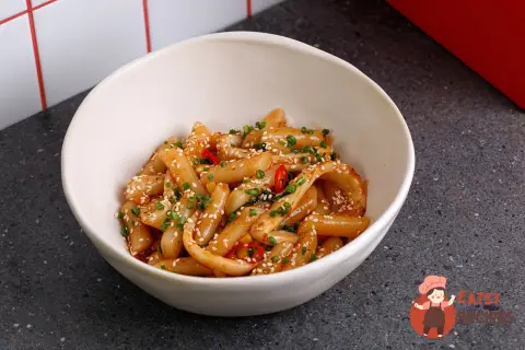 Ттокпоккі з кальмаром