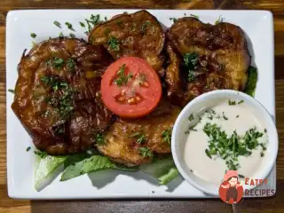 Баклажани на грилі з йогуртовим соусом